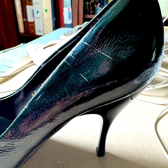 Gorgeous Salvatore Ferragamo Black Patent Leather Vara Bow Pumps Sz. 8 - Picture 4 of 4